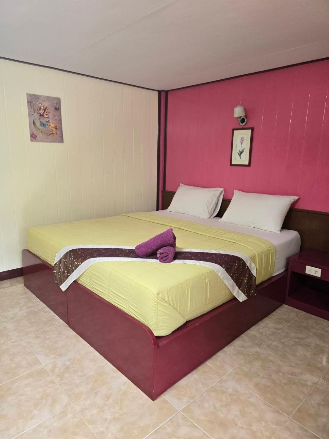 מלון באנג סאפאן Haad Somboon House מראה חיצוני תמונה
